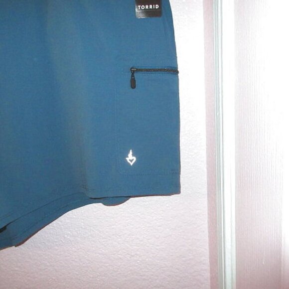 Torrid Happy Camper Ripstop Active Cargo Shorts Size 4X Stretch Nylon Pockets - Picture 5 of 11